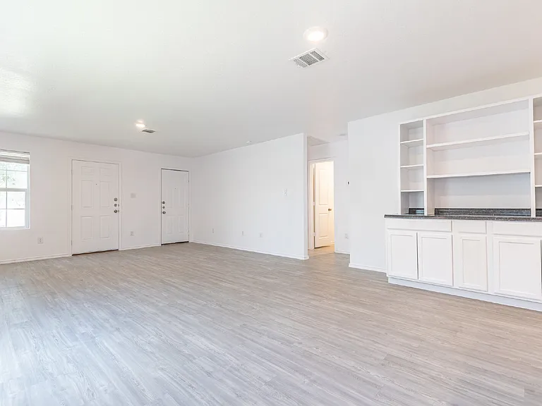 2807 Ruby Xing — Photo 5