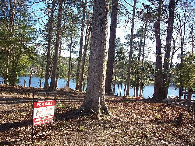 1st image of 410 Sherwood Forest Dr W