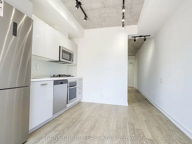 39 Brant St #704 — Photo 5