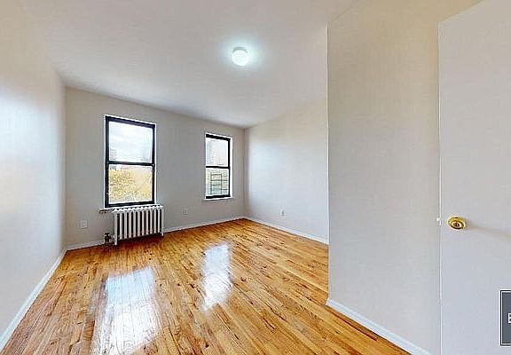 4th image of 1972 3rd Ave #8