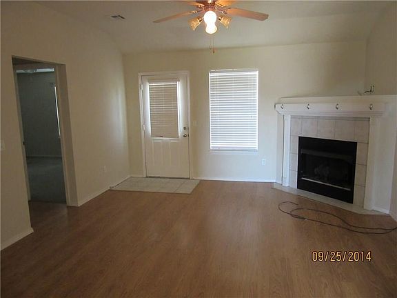 3rd image of 880 Sunflower St