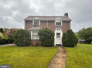 301 Upland Rd, Havertown, PA 19083