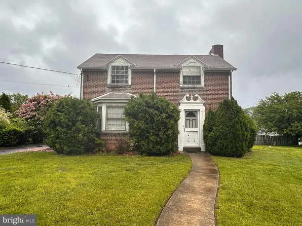 301 Upland Rd, Havertown, PA 19083