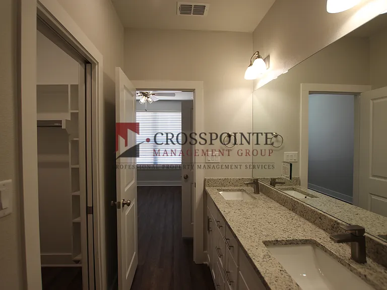 731 Freedom Way — Photo 7