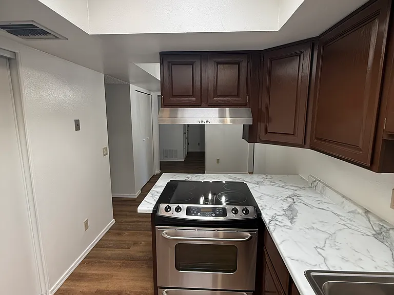 1949 N Swan Rd #19 — Photo 4