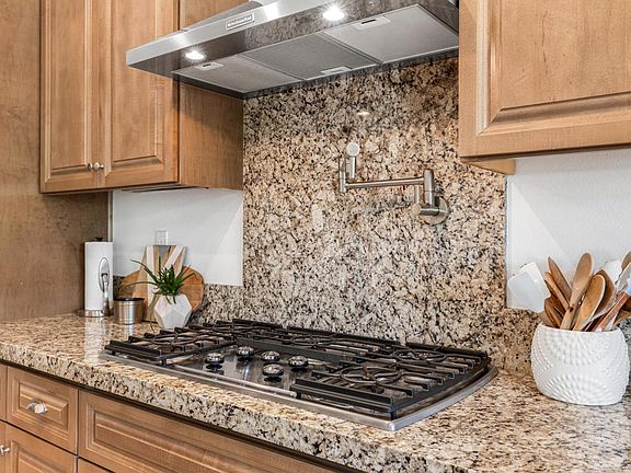 3rd image of 74114 Cosmopolitan Ln