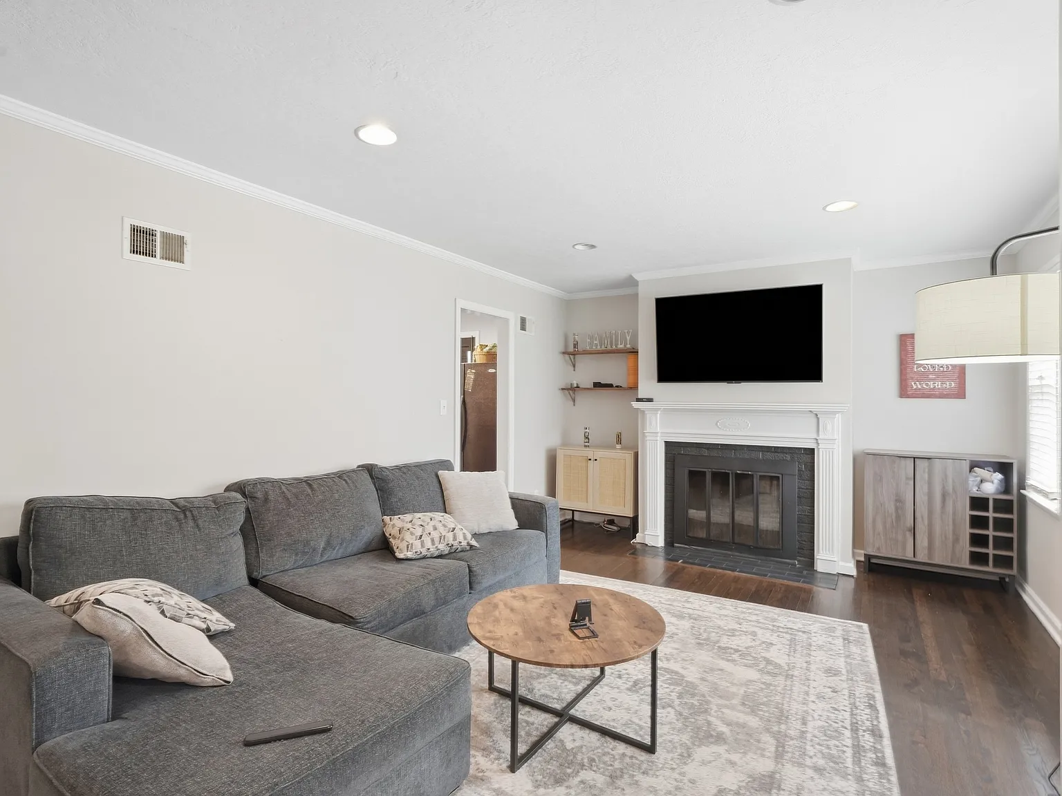 2 bed, $2,300 — Photo 2