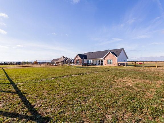 4th image of 1137 County Road 4108