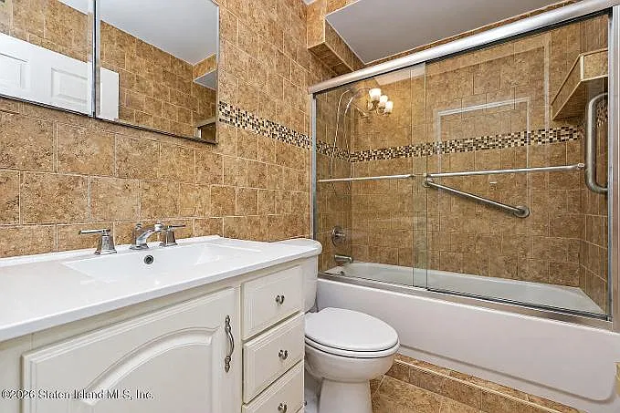 2 bed, 900 sqft, $2,300 — Photo 2