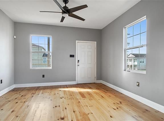 4th image of 2701 Frankfort St