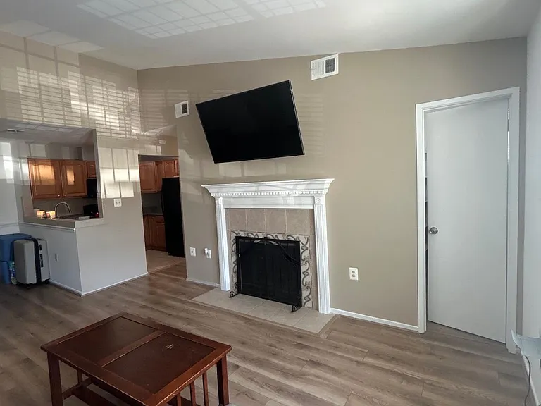 7804 Harrowgate Cir #D — Photo 11