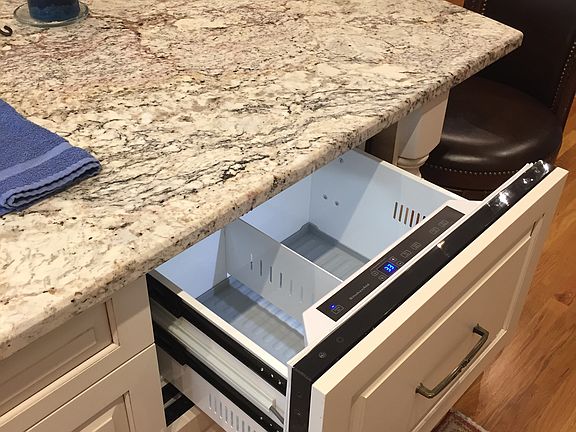 2 refrigerated drawers