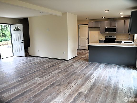 5th image of 29116 31st Avenue E