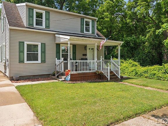 2nd image of 402 Oden Way