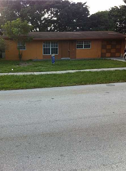 2nd image of 371 SW 65th Ave