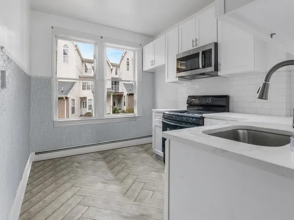 440 52nd Street image 8 of 12