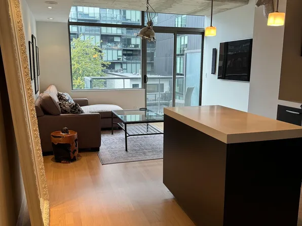 55 Stewart St, Toronto, ON