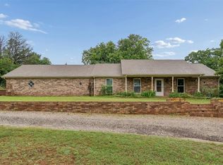 1025 E Triplett Rd, Guthrie, OK 73044