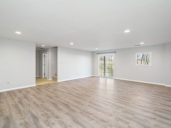 3rd image of 324 Oran Rd