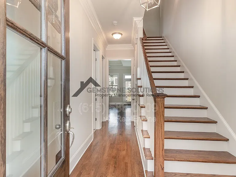 130 Hobbs Dr — Photo 3
