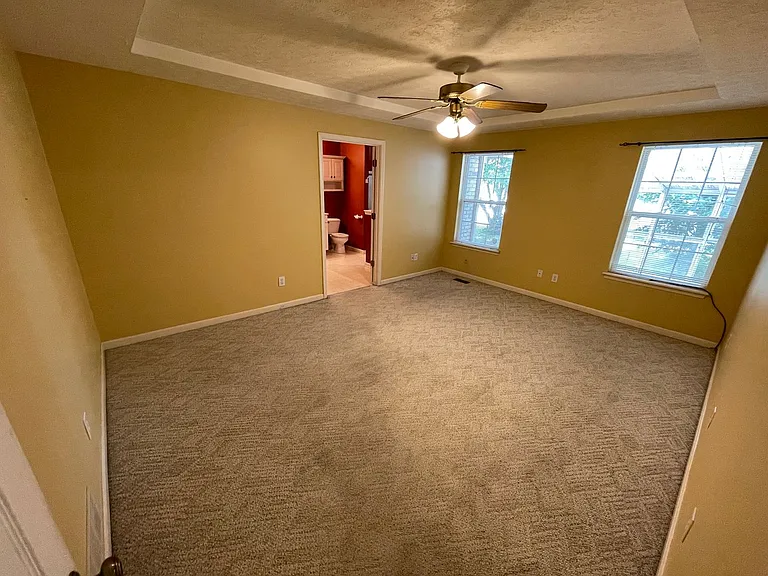 3914 Stone Hollow Dr — Photo 15