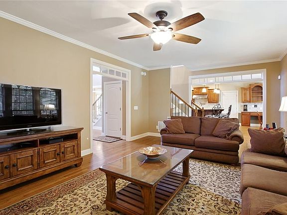 5th image of 502 Richmond Pl