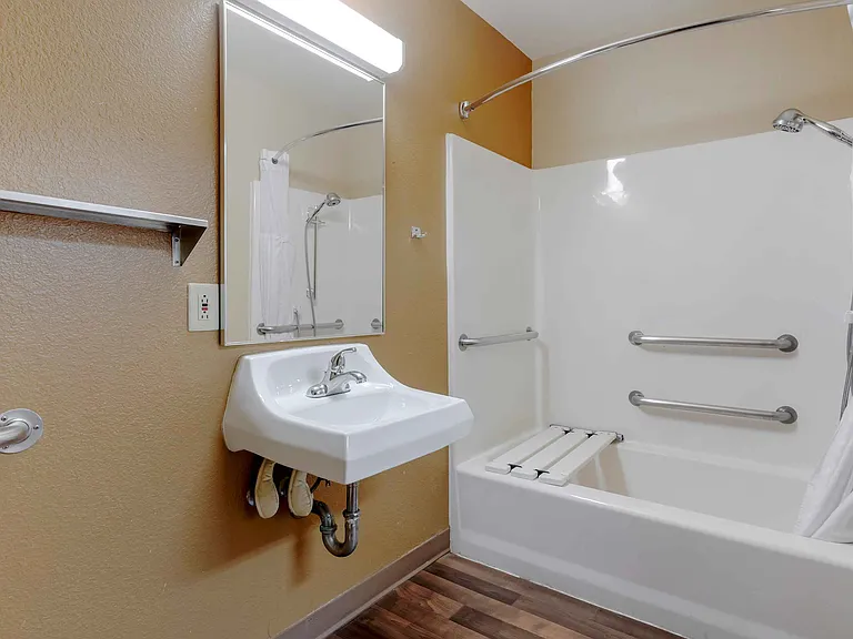 Studio Suite - 1 Queen Bed