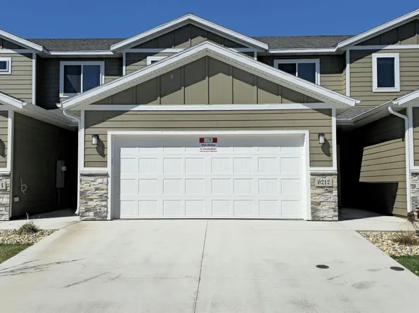 9212 W Ark Pl, Sioux Falls, SD 57106