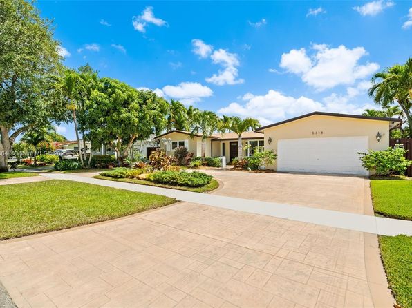 5318 Garfield St, Hollywood, FL 33021