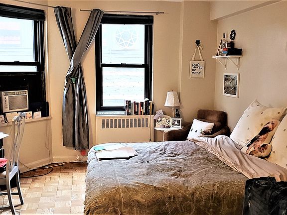 3rd image of 135 E 54th St APT 6H