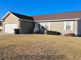 4310 Lovegrass Dr, Grand Island, NE 68803