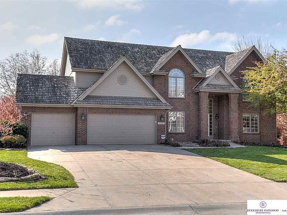 2nd image of 15721 Grant Cir