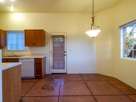4th image of 3245 E Bermuda St