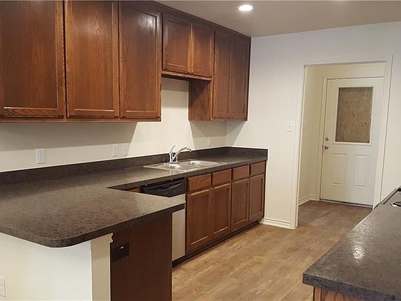 3rd image of 5715 Blackmore Ave