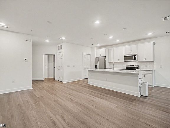 4th image of 5693 Mayflower Way #1103