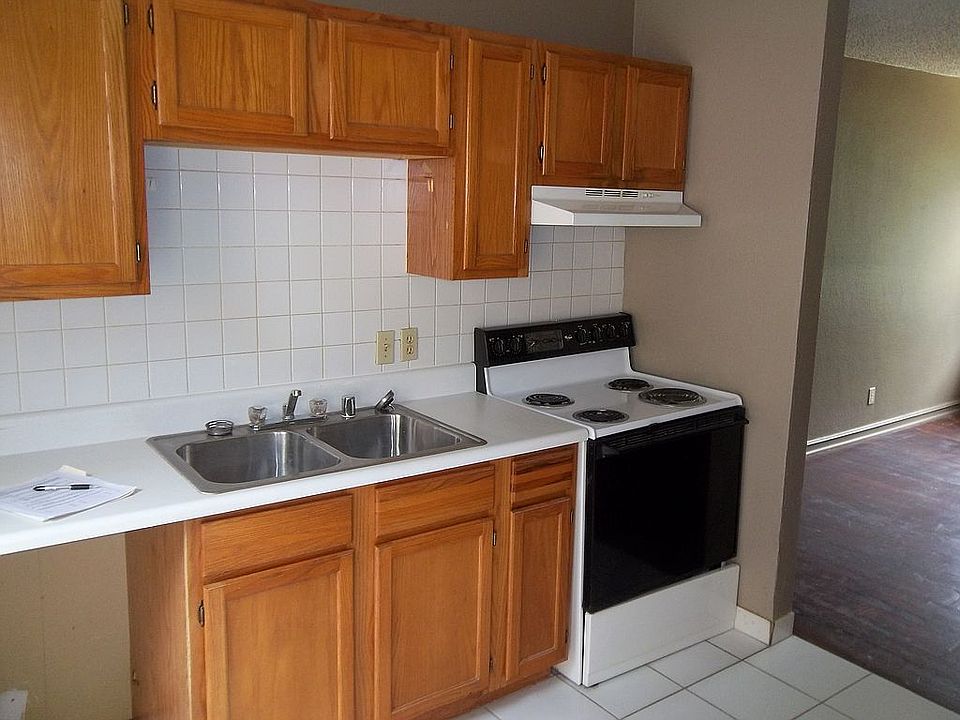 1st image of 1109 W 51st St