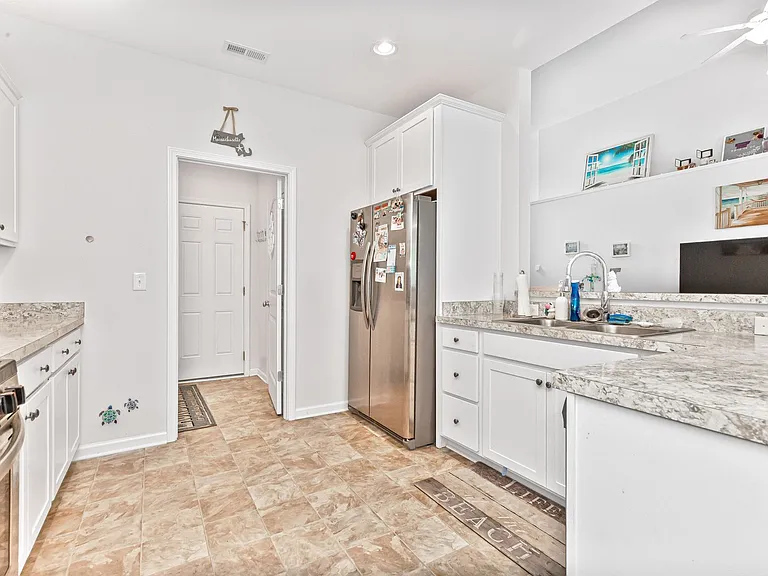 840 Windsor Rose Dr — Photo 12
