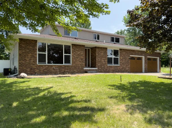 3 Schmitt Dr, Streator, IL 61364