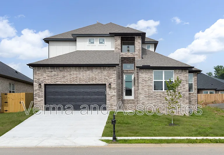 1121 Whistler St — Photo 1