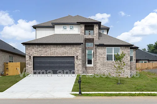 1121 Whistler St Photo 1