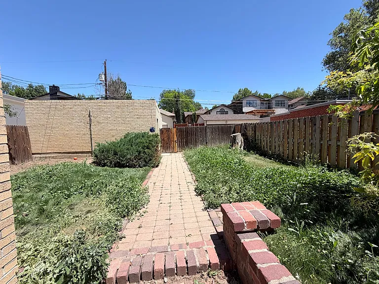 340 S Franklin St — Photo 28