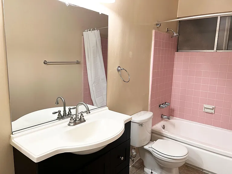 Full bathroom