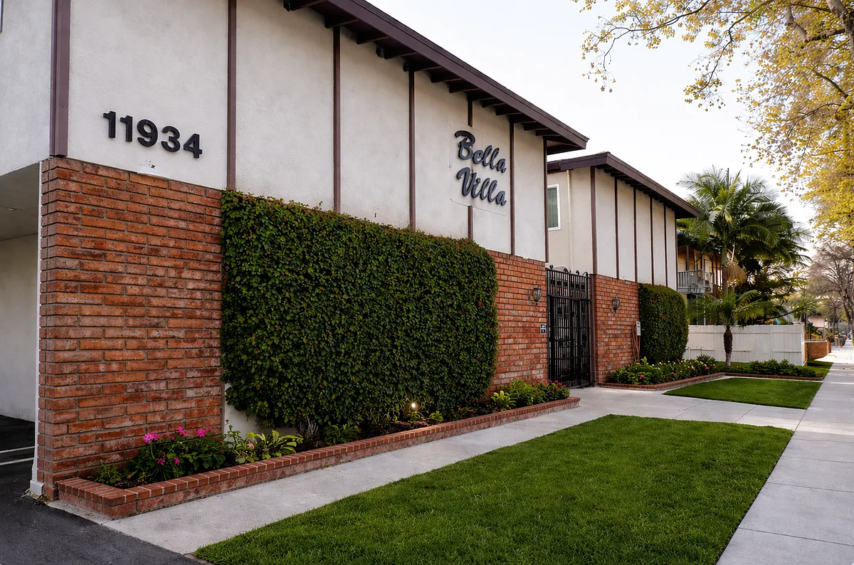 Building Photo - 11934 Bellflower Blvd #14
