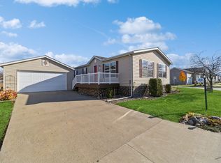 9602 Bishop Dr UNIT 37, West Des Moines, IA 50266
