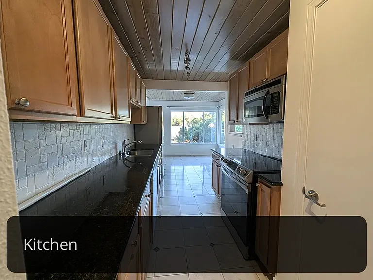 5249 40th Ave NE #402 — Photo 3