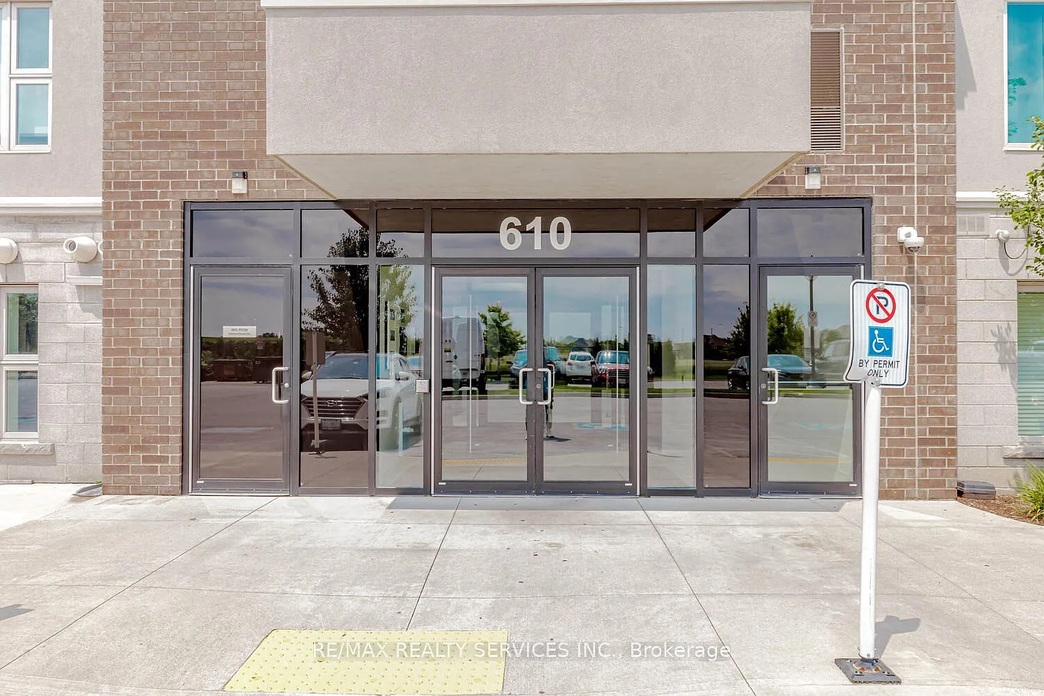 2 bed, $2,600 — Photo 2
