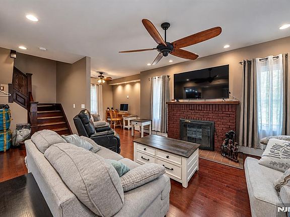 3rd image of 17-19 Porter Avenue