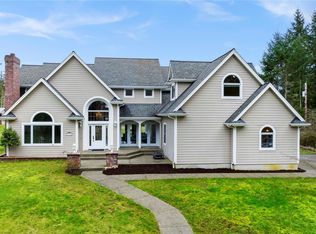 34250 Pilot Point Rd NE, Kingston, WA