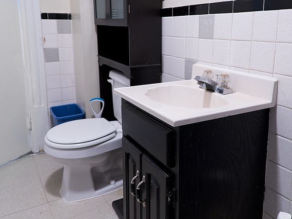 5th image of 73 Crescent Ave #2