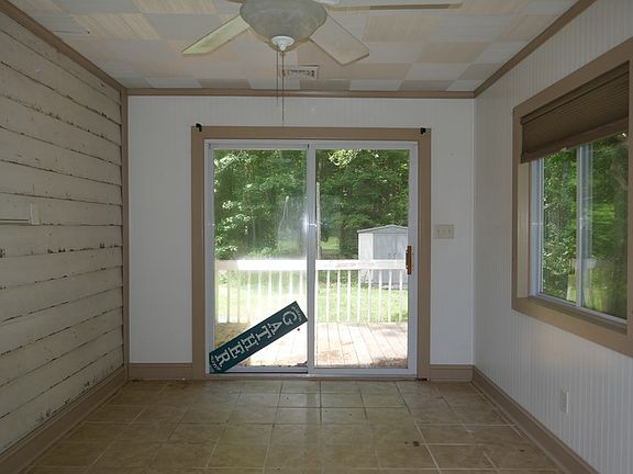5th image of 18286 Woodland Ave